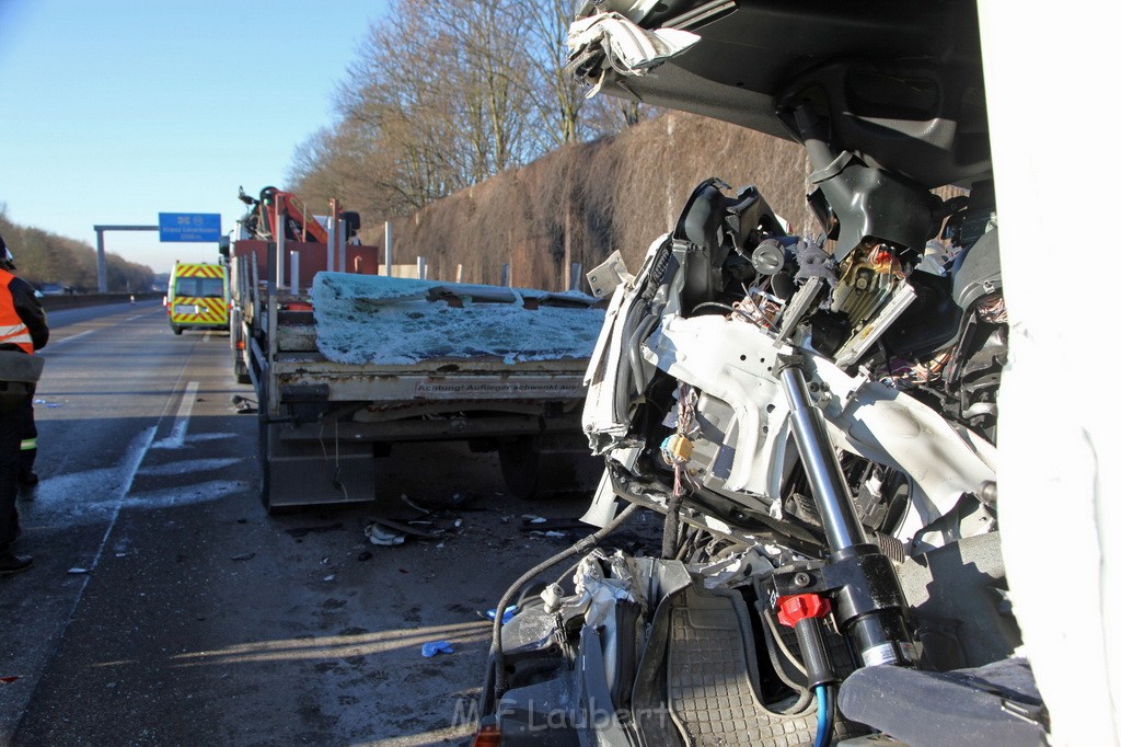 VU LKW A 1 Rich Saarbruecken kurz vorm AK Leverkusen TA P05.jpg